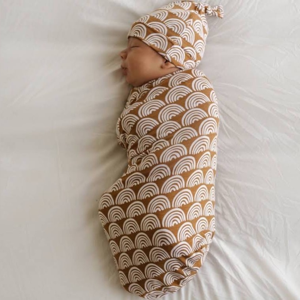 🤎NIB LS Rust Rainbow Swaddle🤎